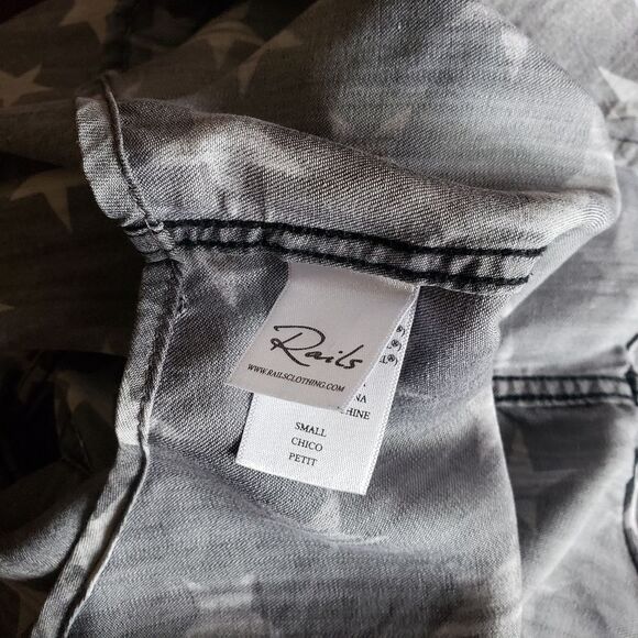 Rails Chambray Star Print Button Front Shirt Blouse Women's Small Grey White - Picture 7 of 8